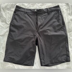 EUC Members Mark Benton Performance Short 9" inseam size 32